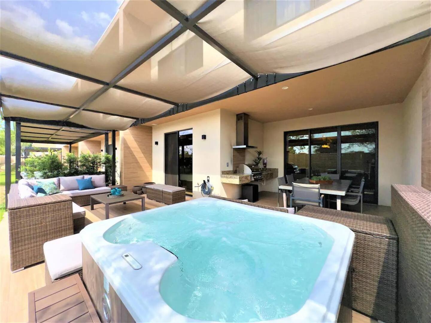 Sophisticated 4 En W Private Hot Tub & Bb Casa de férias