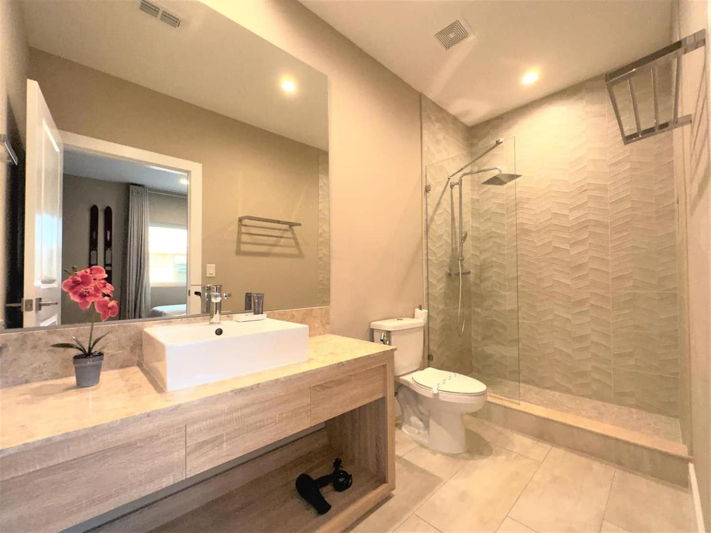 Sophisticated 4 En W Private Hot Tub & Bb Orlando